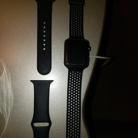 Apple Watch Series 7000 42mm - Picture 1 of 5